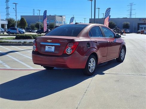 Used 2015 Chevrolet Sonic LT image 4