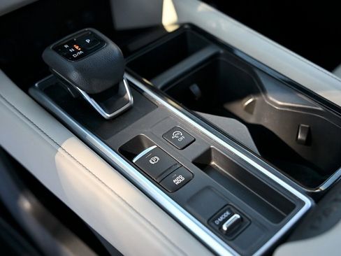 Used 2023 Nissan Pathfinder SL w/ SL Premium Package image 27