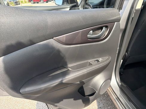 Certified 2022 Nissan Rogue Sport S FWD image 17