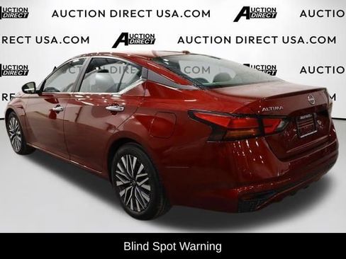 Used 2024 Nissan Altima 2.5 SV FWD image 6