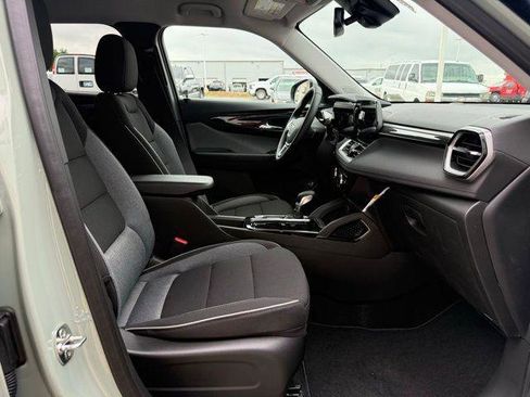 New 2026 Chevrolet TrailBlazer LT w/ Convenience Package FWD image 3