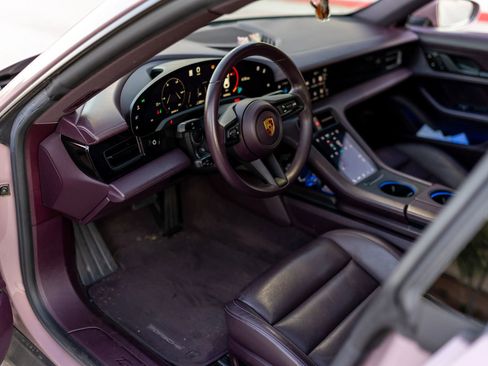 Used 2021 Porsche Taycan image 16