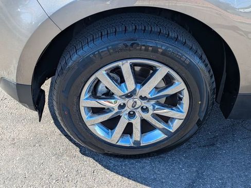 Used 2014 Ford Edge Limited w/ Vision Package FWD image 9
