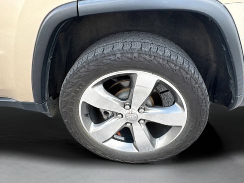 Used 2014 Jeep Grand Cherokee Limited w/ Trailer Tow Group IV AWD/4WD image 38