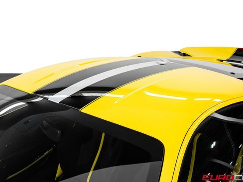 Used 2020 Ferrari 488 Pista Coupe RWD image 19