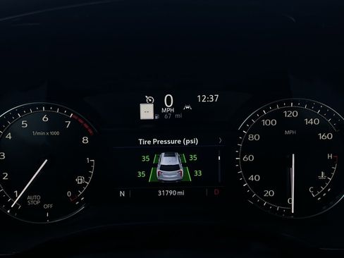 Used 2024 Cadillac XT6 Premium Luxury image 13