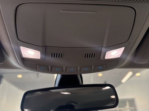 Used 2019 Ford Fusion SE image 16