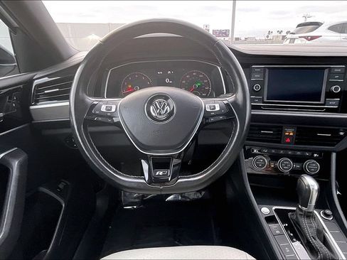Used 2019 Volkswagen Jetta R-Line w/ R-Line Cold Weather Package FWD image 5