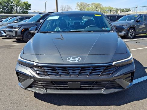New 2026 Hyundai Elantra SEL Sport Premium FWD image 2