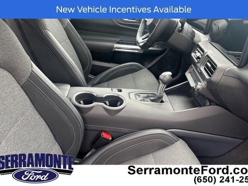 Used 2025 Ford Mustang Coupe RWD image 16
