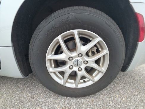 Used 2024 Chrysler Pacifica Touring-L FWD image 26