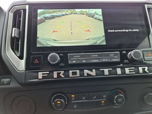 Used 2025 Nissan Frontier SV w/ Tow Package RWD image 27