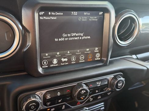 Used 2021 Jeep Wrangler Unlimited Rubicon w/ Dual Top Group AWD/4WD image 19