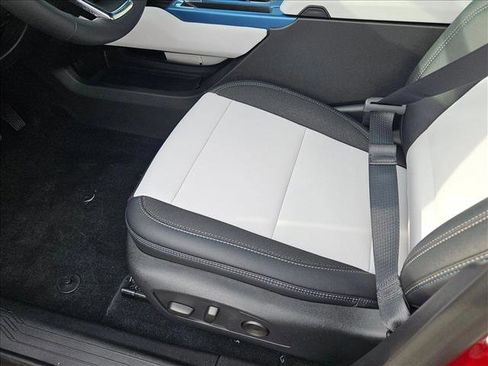 New 2026 Chevrolet Equinox EV LT image 4