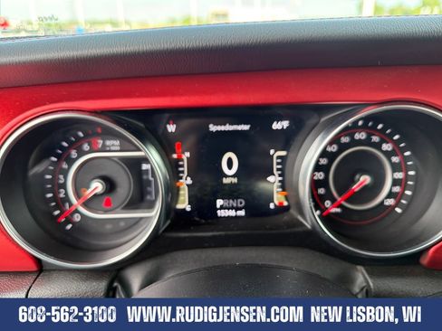 Used 2022 Jeep Gladiator Rubicon w/ LED Lighting Group AWD/4WD image 15