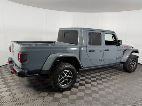 Used 2025 Jeep Gladiator Rubicon AWD/4WD image 8