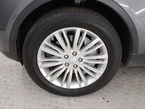 Used 2018 Land Rover Discovery HSE image 11