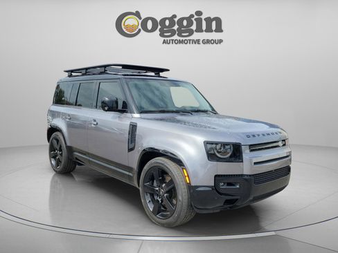 Used 2024 Land Rover Defender 110 X-Dynamic SE image 4