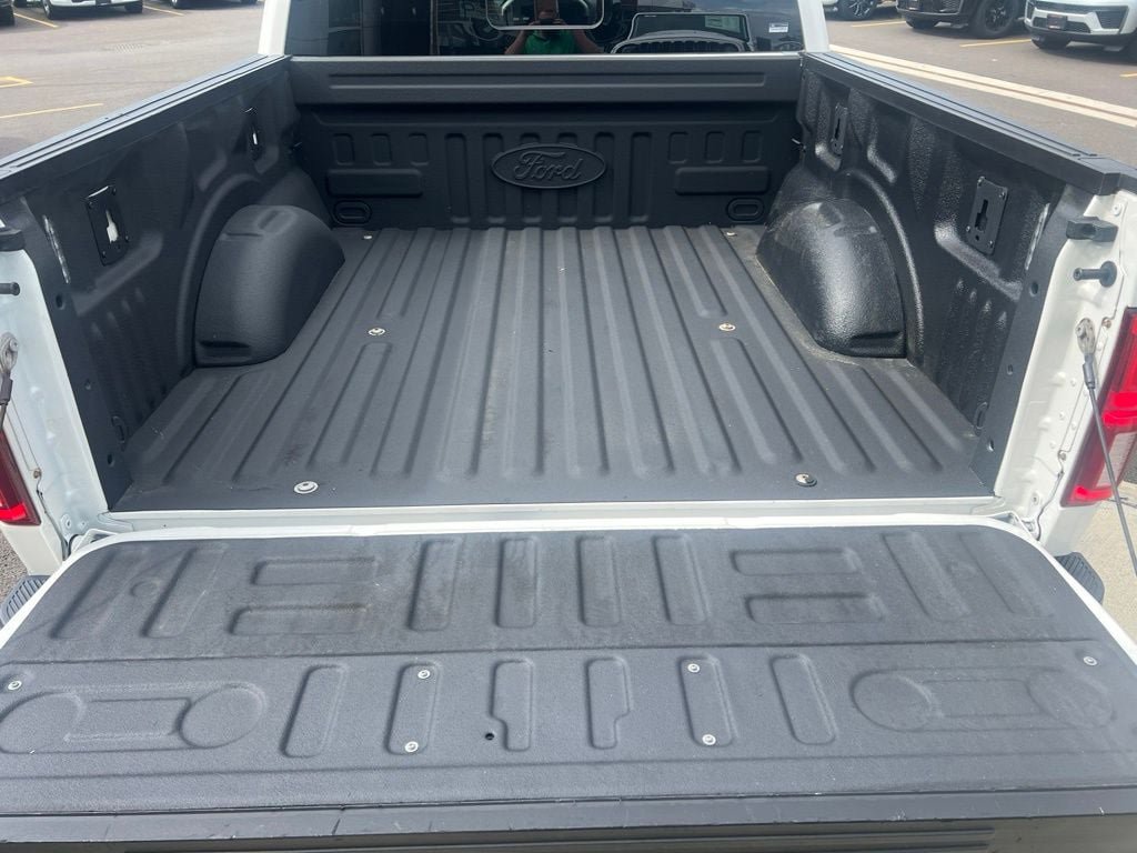 Used 2019 Ford F150 Lariat w/ Equipment Group 502A Luxury AWD/4WD image 15