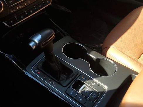 Used 2019 Kia Sorento SX image 21