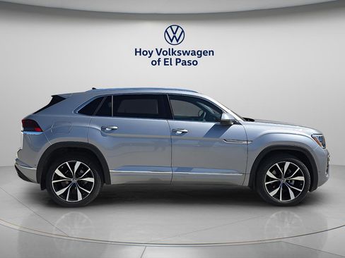 New 2026 Volkswagen Atlas Cross Sport SEL Premium R-Line AWD/4WD image 2