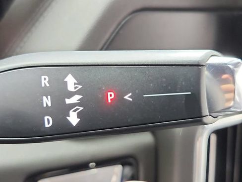Used 2025 GMC Yukon XL Denali AWD/4WD image 28