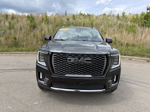 Used 2023 GMC Yukon Denali Ultimate AWD/4WD image 2