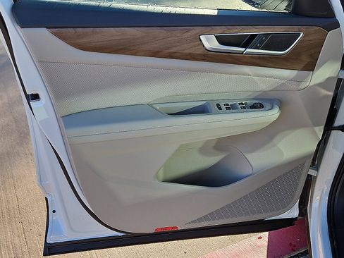 New 2026 Volkswagen Atlas SE image 12