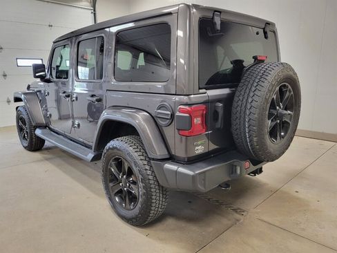 Used 2021 Jeep Wrangler Unlimited Sahara AWD/4WD image 5