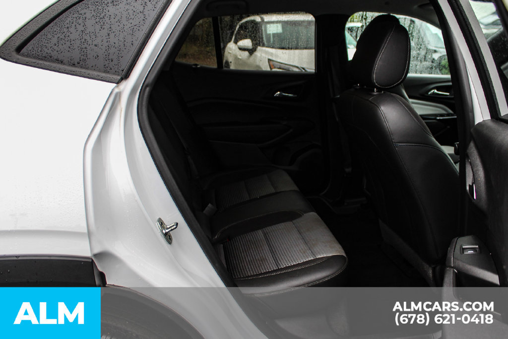 Used 2025 Chevrolet Trax LT FWD image 18