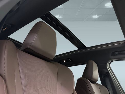 Used 2025 BMW X1 xDrive28i w/ Convenience Package image 13