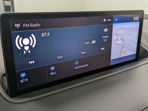 Used 2023 Acura MDX SH-AWD w/ Technology Package image 11