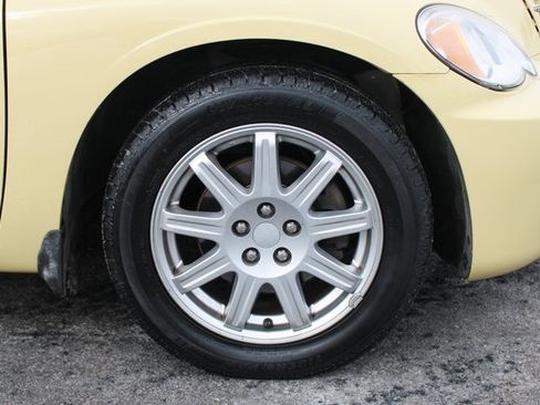 Used 2007 Chrysler PT Cruiser Touring w/ Fleet Value Group I image 32