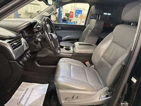 Used 2019 Chevrolet Suburban LT w/ LT Signature Package image 11