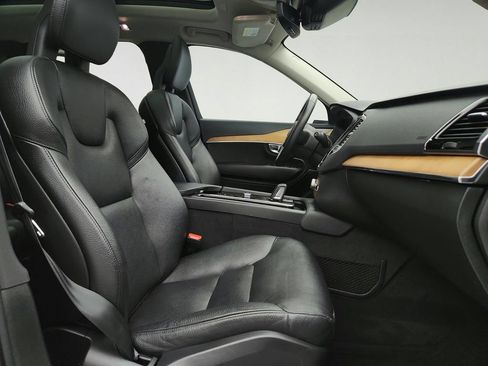 Used 2021 Volvo XC90 T8 Inscription Expression w/ Protection Package Premier AWD/4WD image 29