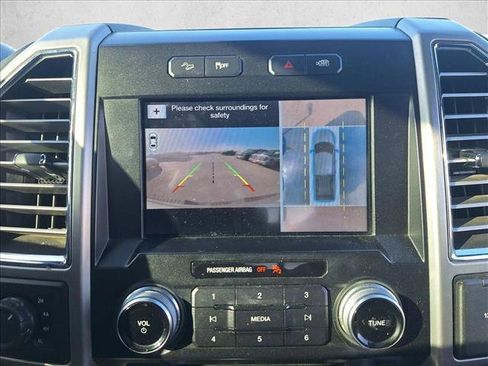 Used 2016 Ford F150 Platinum w/ Equipment Group 701A Luxury image 13