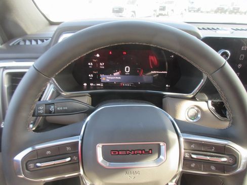 New 2026 GMC Canyon Denali image 17