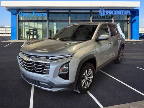 Used 2026 Chevrolet Equinox LT w/ Convenience Package II FWD image 4