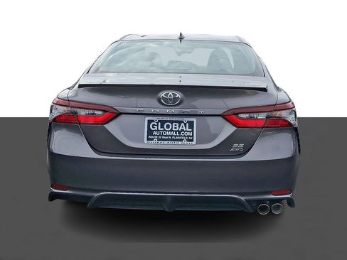 Used 2021 Toyota Camry SE w/ Cold Weather Package image 6