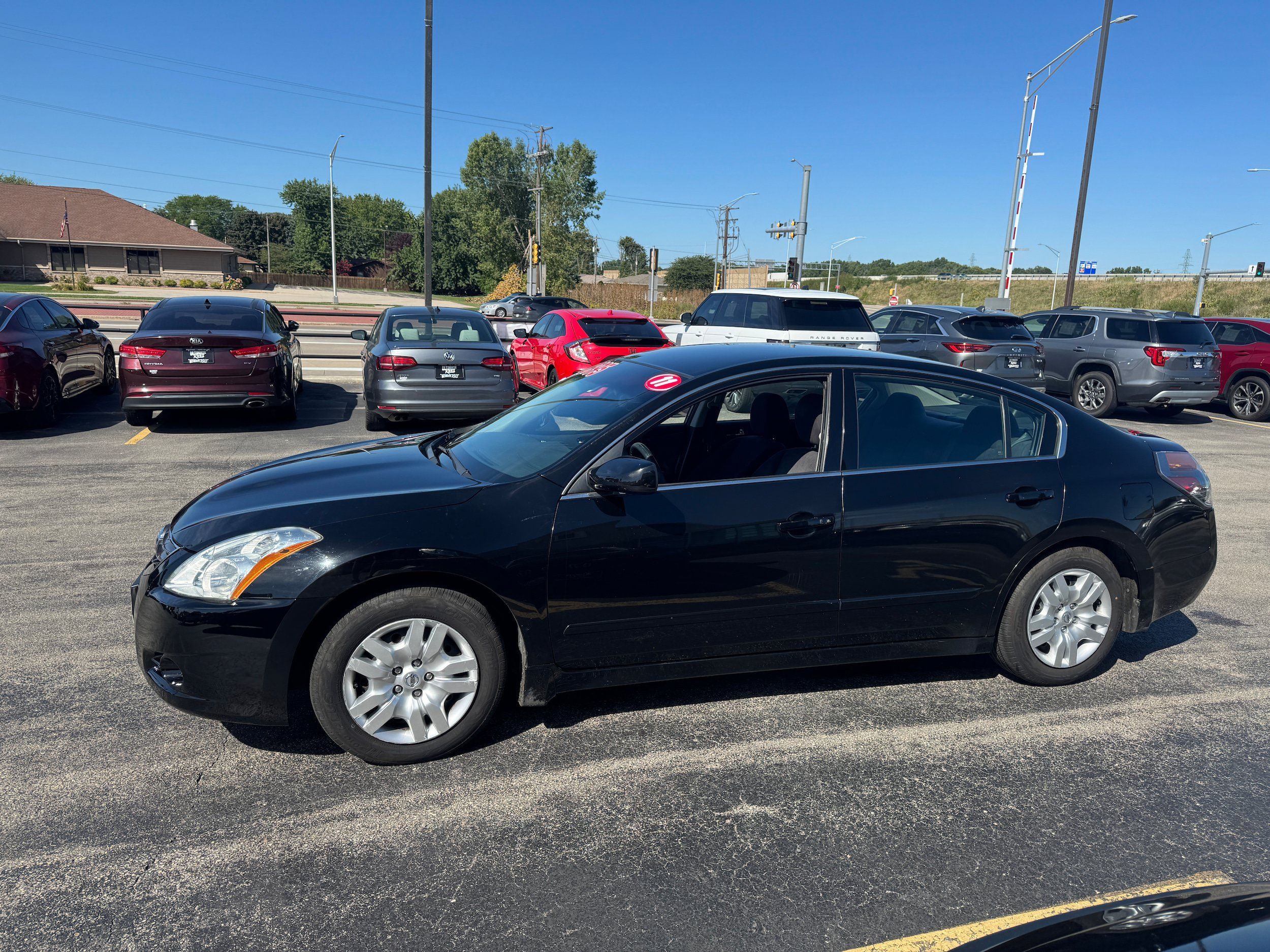 Used 2011 Nissan Altima 2.5 S FWD image 3