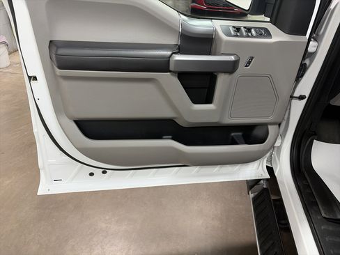 Used 2018 Ford F150 XLT w/ Equipment Group 302A Luxury image 11