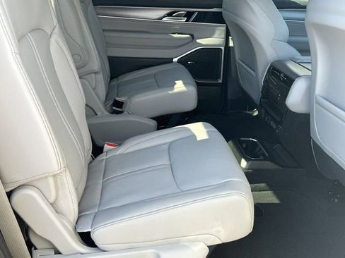 New 2026 Jeep Grand Wagoneer 2WD image 18