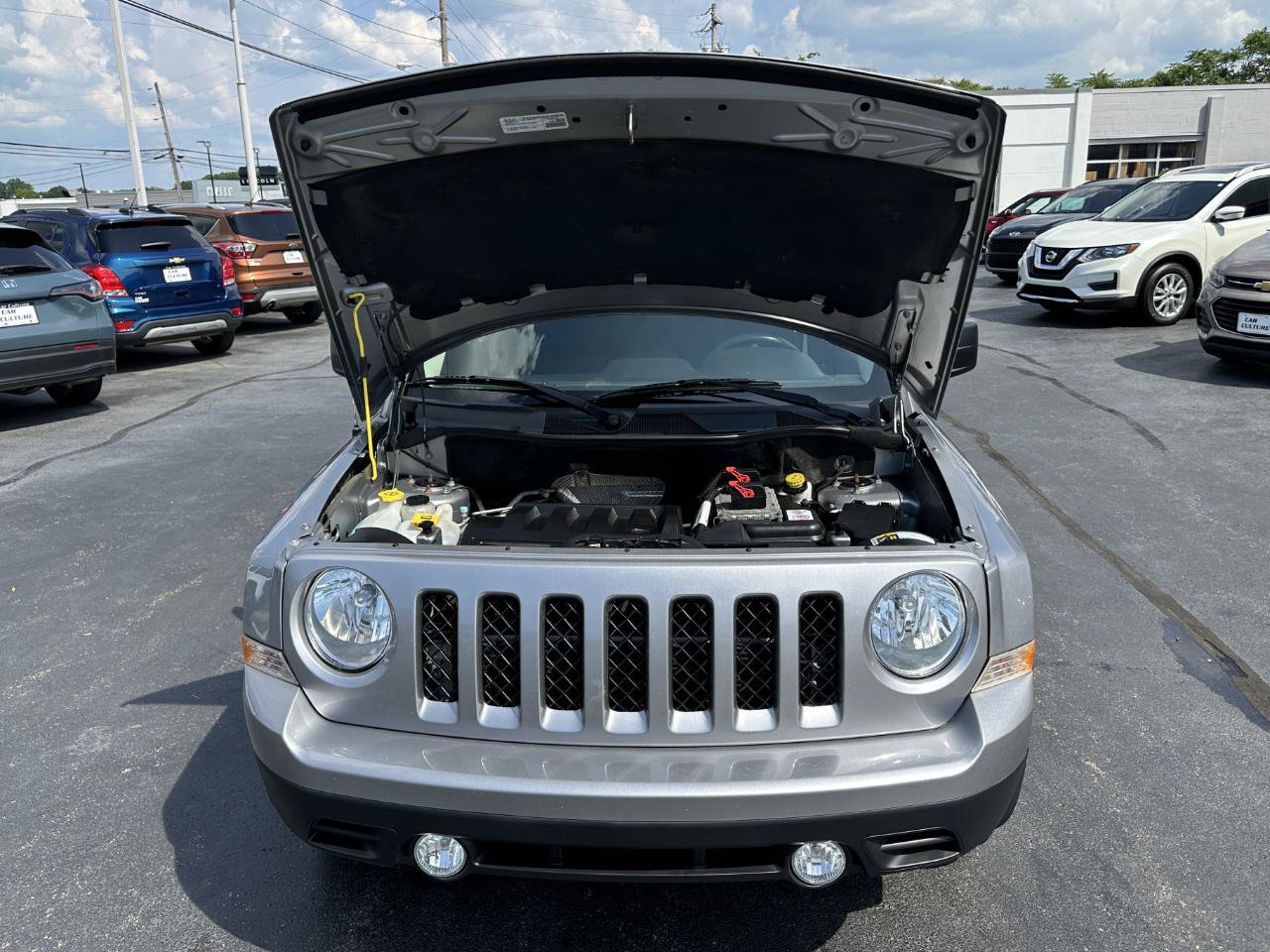Used 2017 Jeep Patriot Latitude AWD/4WD image 18