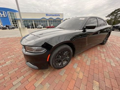 Used 2022 Dodge Charger SXT image 10