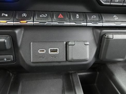 Used 2021 GMC Sierra 1500 AT4 w/ AT4 Premium Package AWD/4WD image 37