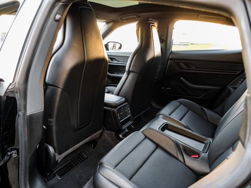 Used 2021 Porsche Taycan Base image 35