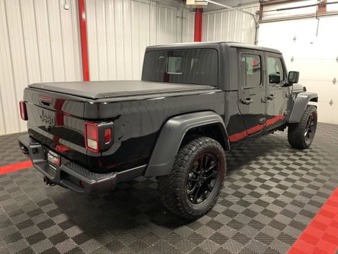 Used 2023 Jeep Gladiator Sport image 8
