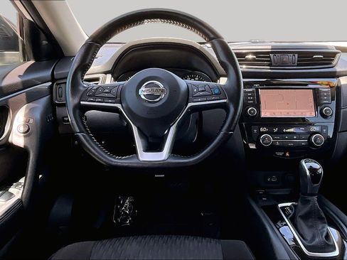 Used 2020 Nissan Rogue SV w/ Premium Package FWD image 5