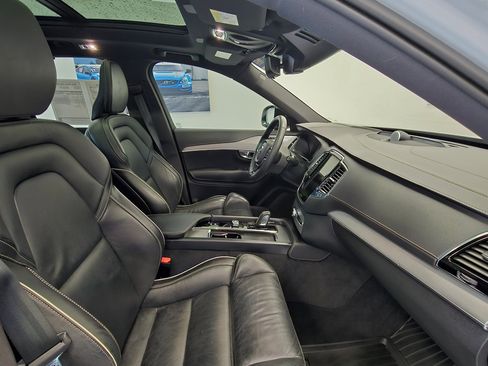 Certified 2022 Volvo XC90 T8 R-Design w/ Advanced Package image 10