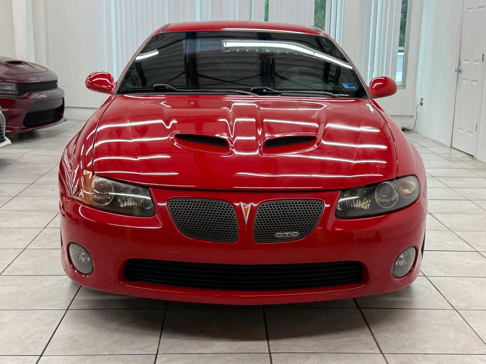 Used 2005 Pontiac GTO RWD image 2